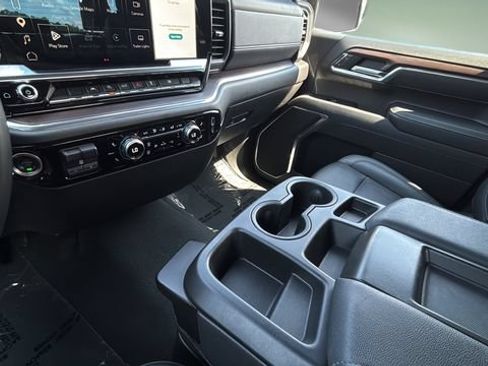Used 2025 GMC Sierra 1500 SLT RWD image 14