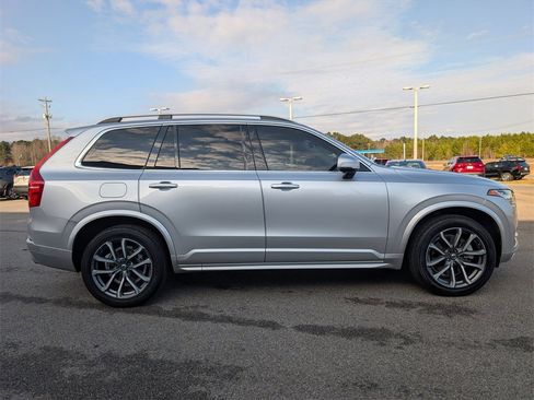 Used 2019 Volvo XC90 T6 Momentum w/ Protection Package Premier image 6
