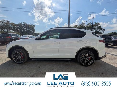 Used 2022 Alfa Romeo Stelvio Ti w/ Active Assist Plus Package AWD/4WD image 6