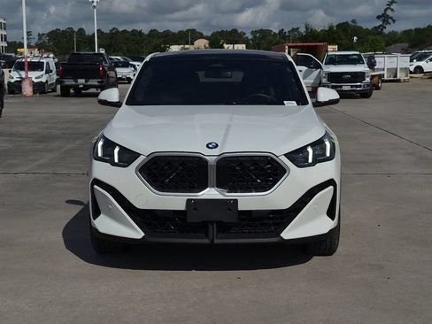 Used 2026 BMW X2 xDrive28i AWD/4WD image 9