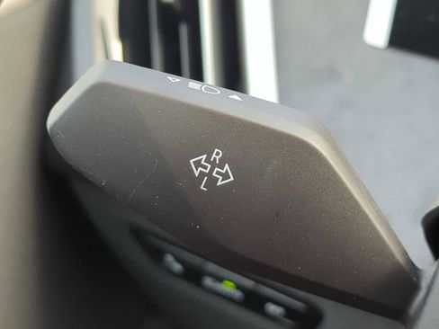 New 2026 BMW iX xDrive60 w/ M Sport Package image 26