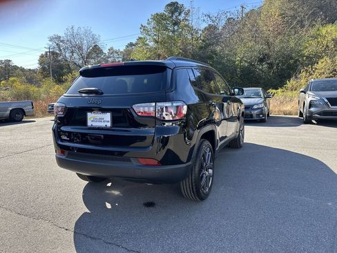 New 2026 Jeep Compass Limited w/ Sun, Sound & Navigation Group AWD/4WD image 3