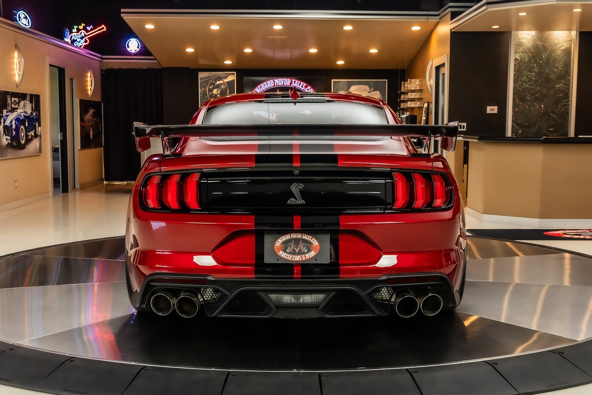 Used 2020 Ford Mustang Shelby GT500 w/ Carbon Fiber Track Pack RWD image 14