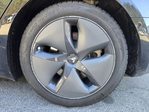 Used 2020 Tesla Model 3 Standard Range Plus image 14