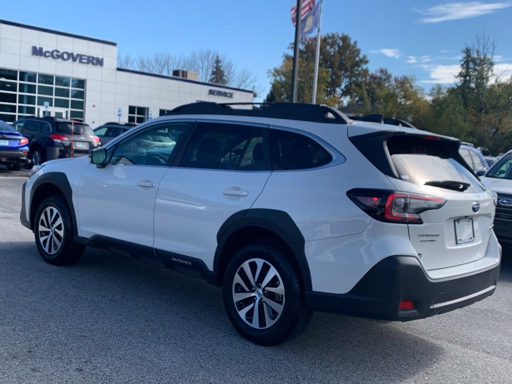 Used 2025 Subaru Outback Premium AWD/4WD image 5