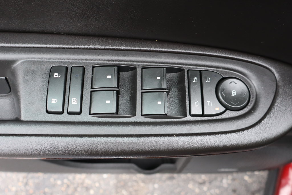 Used 2017 Chevrolet Traverse Premier AWD/4WD image 28
