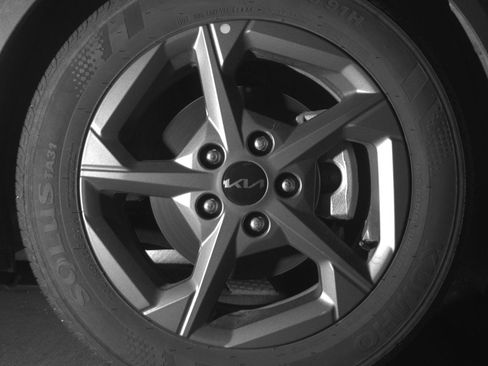 Used 2025 Kia K4 LXS image 13