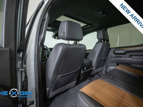Used 2025 Chevrolet Silverado 1500 High Country w/ Technology Package AWD/4WD image 27