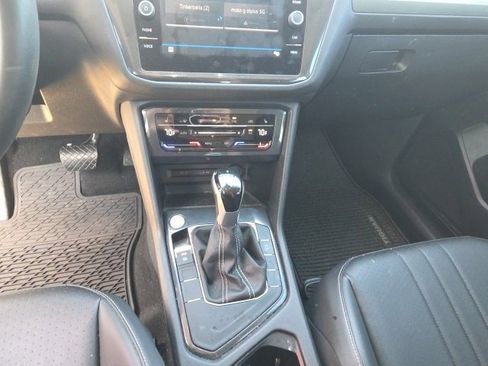 Used 2023 Volkswagen Tiguan SE image 18