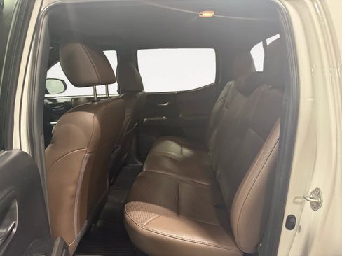 Used 2019 Toyota Tacoma Limited image 14