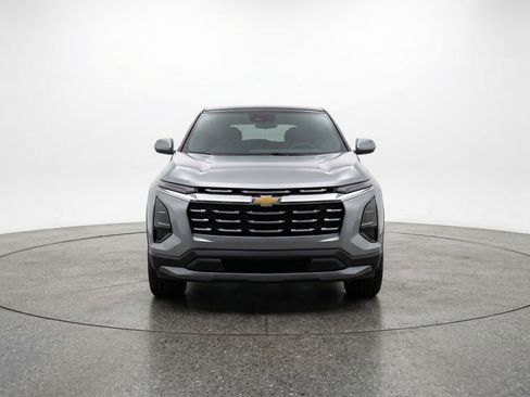 Used 2025 Chevrolet Equinox LT image 2