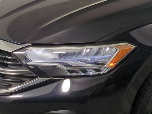 Used 2024 Volkswagen Jetta SE FWD image 10