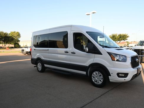 New 2025 Ford Transit 350 XLT image 9