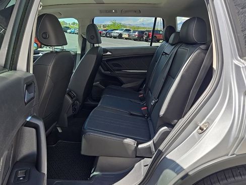 Used 2023 Volkswagen Tiguan SE w/ Panoramic Sunroof Package FWD image 41