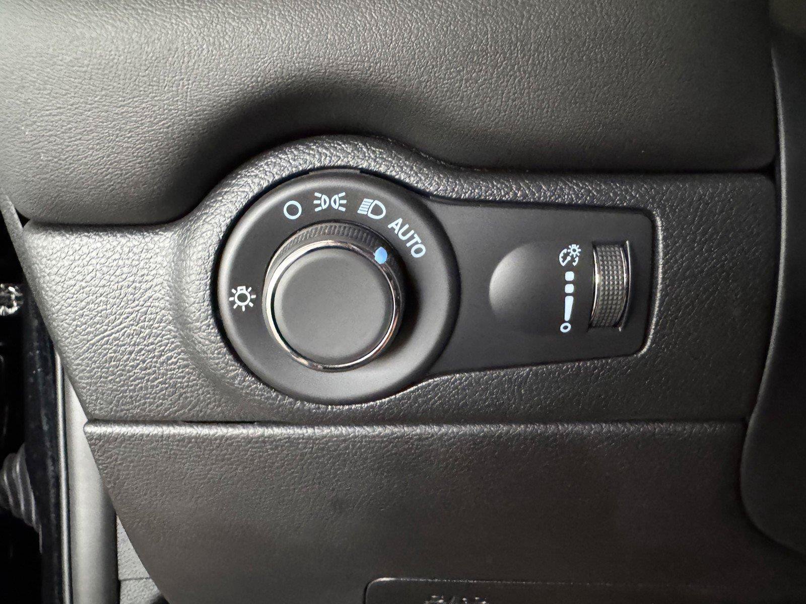Used 2025 Dodge Durango R/T AWD/4WD image 26