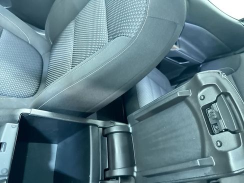 Used 2023 GMC Acadia SLE w/ Driver Convenience Package image 27