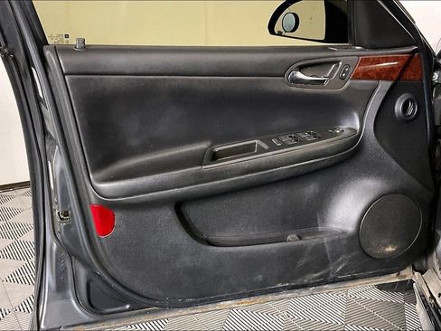 Used 2011 Chevrolet Impala LS FWD image 16