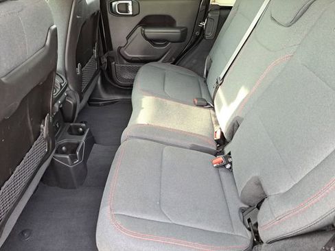 Used 2024 Jeep Wrangler Unlimited Rubicon image 27