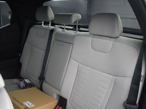 Used 2025 Hyundai Santa Cruz SE image 19