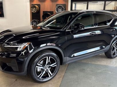 Used 2025 Volvo XC40 B5 Core