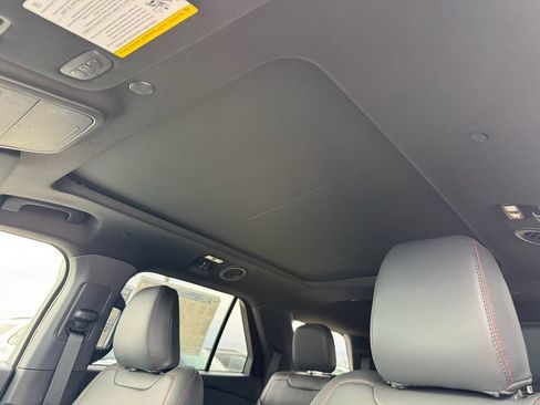 New 2026 Ford Explorer ST-Line w/ ST-Line Street Pack image 13