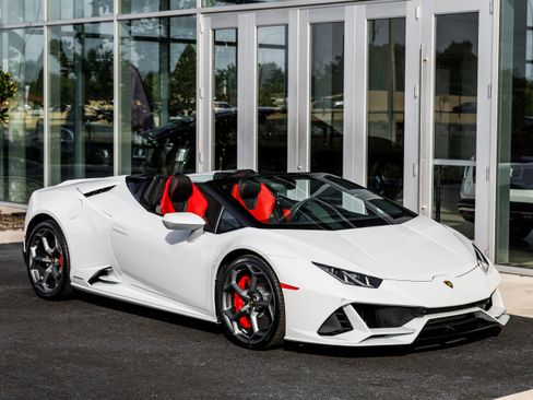 Used 2024 Lamborghini Huracan EVO image 22