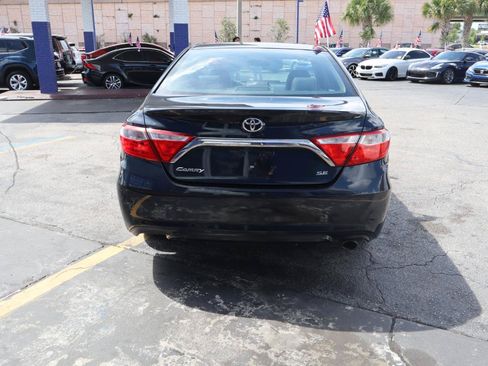 Used 2016 Toyota Camry SE FWD image 4