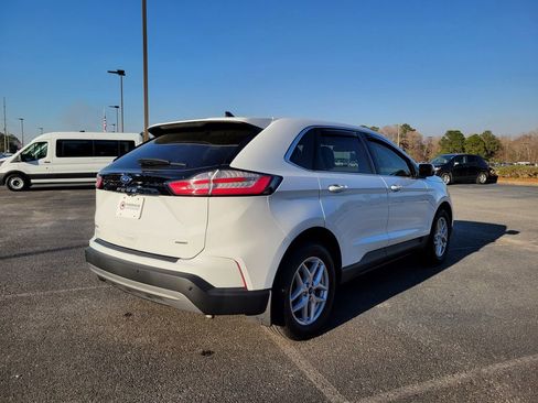 Used 2024 Ford Edge SEL w/ Convenience Package image 5
