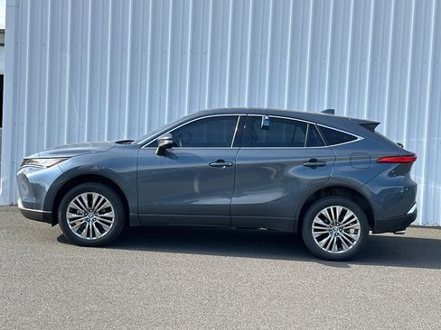 Certified 2024 Toyota Venza Limited AWD/4WD image 3