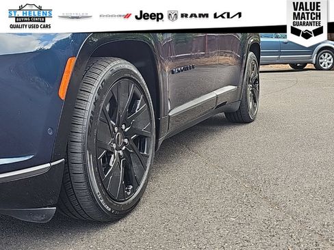 Used 2024 Jeep Wagoneer Launch Edition AWD/4WD image 11