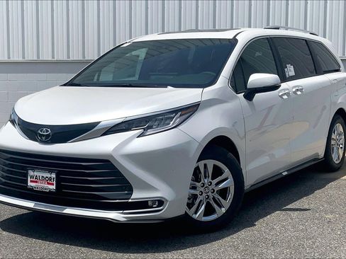 New 2026 Toyota Sienna Limited AWD/4WD image 2
