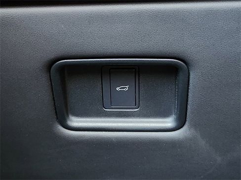 Used 2024 Land Rover Range Rover Sport SE image 21