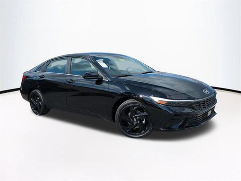 New 2026 Hyundai Elantra SEL Sport Premium FWD image 2