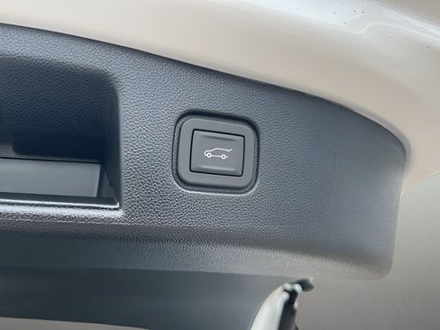 New 2025 Chevrolet Blazer EV LT AWD/4WD image 10