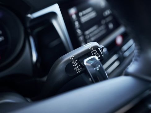 Used 2024 Porsche Macan image 46