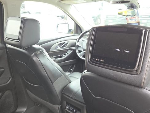 Used 2019 Chevrolet Traverse RS FWD image 22
