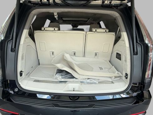 Used 2026 Cadillac Escalade Platinum Sport w/ LPO, ONYX Package AWD/4WD image 17