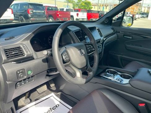 Used 2025 Honda Ridgeline Black Edition image 16