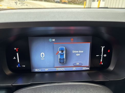 New 2025 Ford Maverick XLT w/ XLT Luxury Package image 17