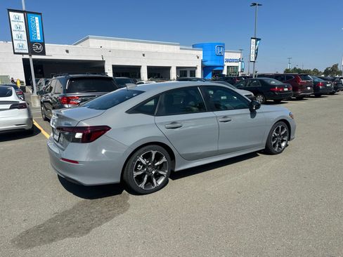 Certified 2025 Honda Civic Sport image 3