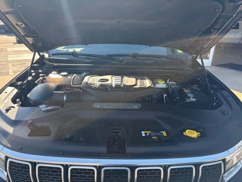 Used 2024 Jeep Wagoneer L Series II image 20