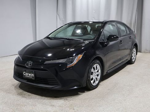 Used 2025 Toyota Corolla LE image 6
