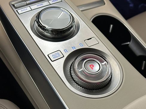 Used 2023 Genesis GV70 2.5T w/ Select Package image 18