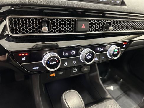 Certified 2022 Honda Civic EX image 23