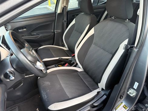 Used 2021 Nissan Versa SV image 12