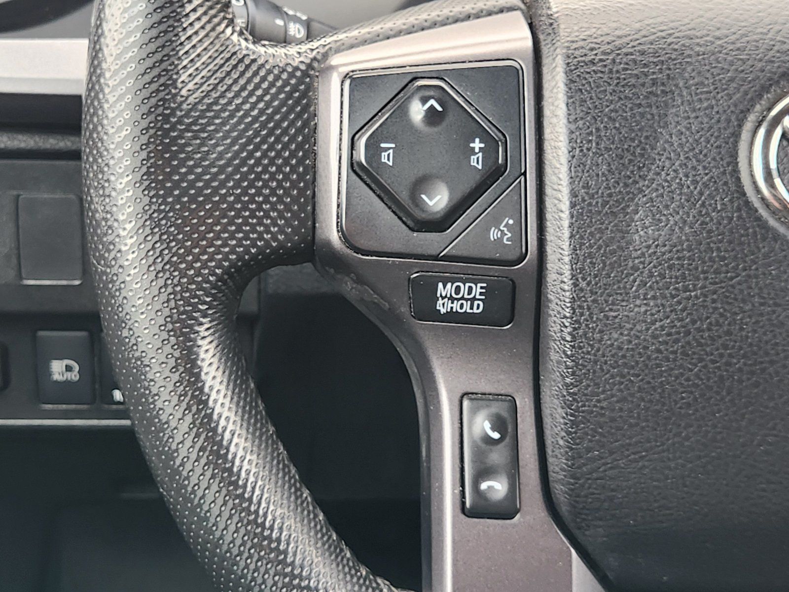 Used 2020 Toyota Tacoma TRD Sport w/ Technology Package RWD image 29