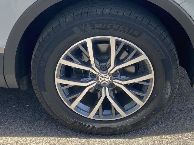Used 2020 Volkswagen Tiguan SE FWD image 28