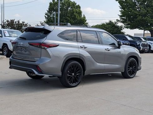 Certified 2026 Toyota Highlander XSE image 6