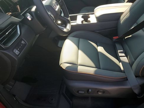 New 2026 GMC Acadia AT4 w/ Luxury Package AWD/4WD image 36