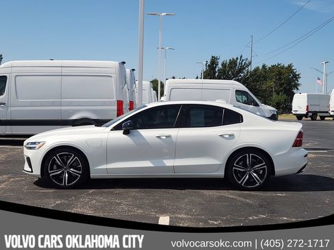 Used 2022 Volvo S60 T8 R-Design Expression w/ Premium Package AWD/4WD image 3